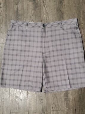 Reebok Golf  Men’s Light Gray Checked Flat Front Shorts